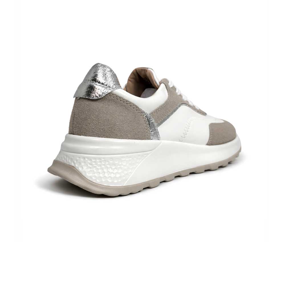 Women's Light Weight Sneakers - White1